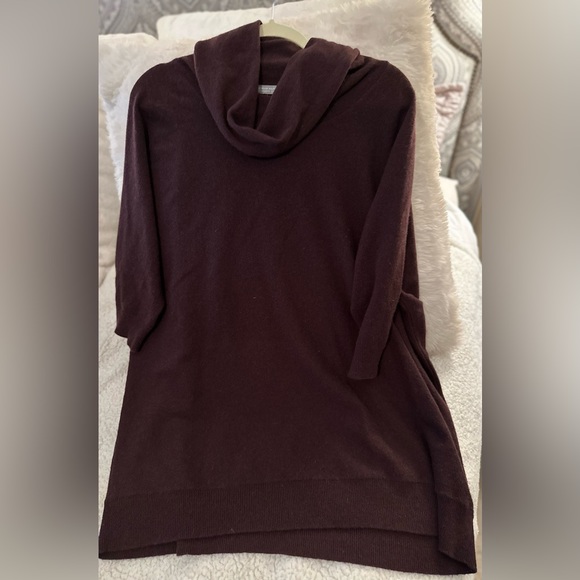 Neiman Marcus The Cashmere Collection 100% Cashmere Burgundy Cowl Neck Sweater - Picture 1 of 3